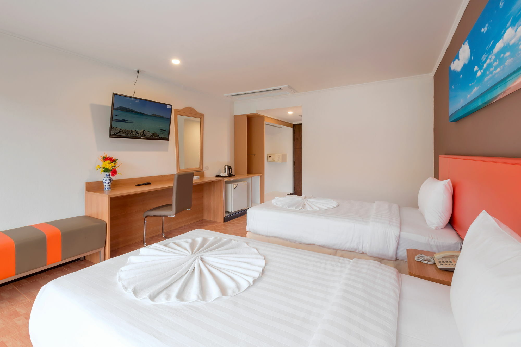 Patong 7Days Premium Hotel Phuket Ngoại thất bức ảnh